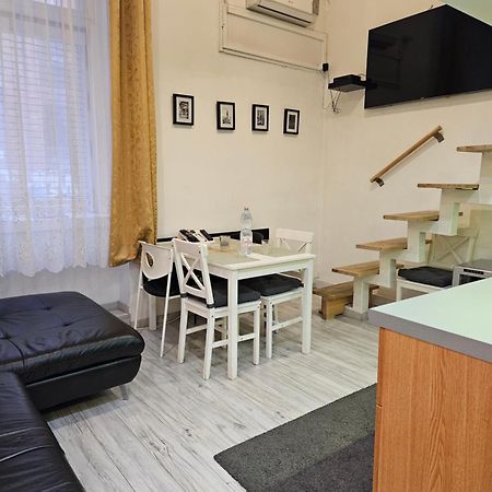Walkway Apartment Deluxe Budapest Bagian luar foto