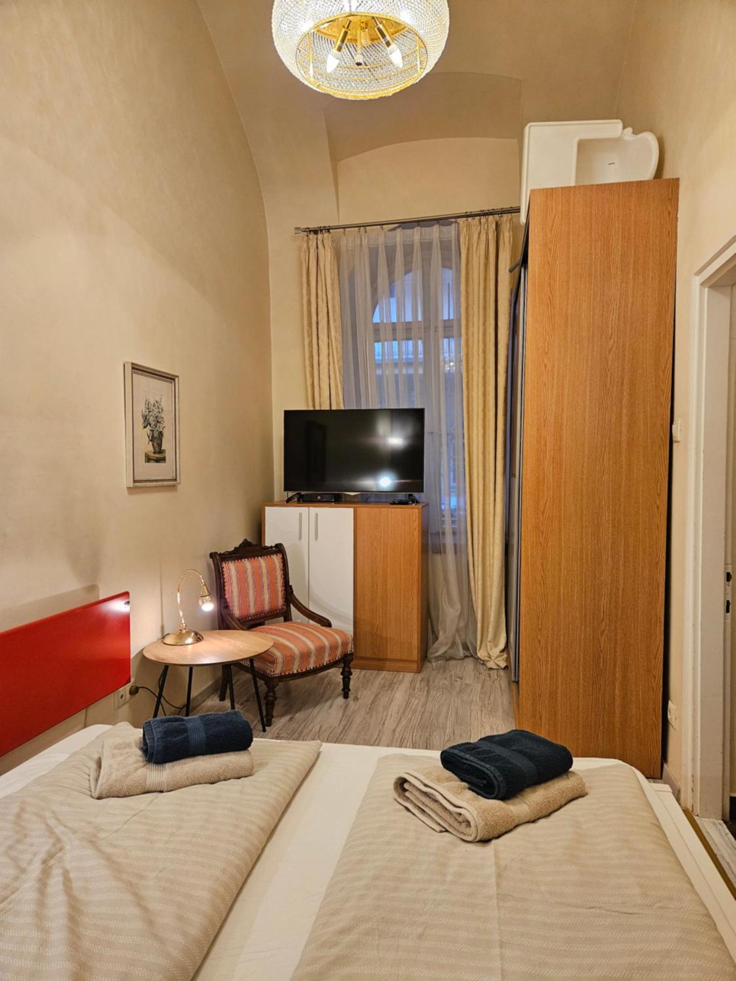 Walkway Apartment Deluxe Budapest Bagian luar foto