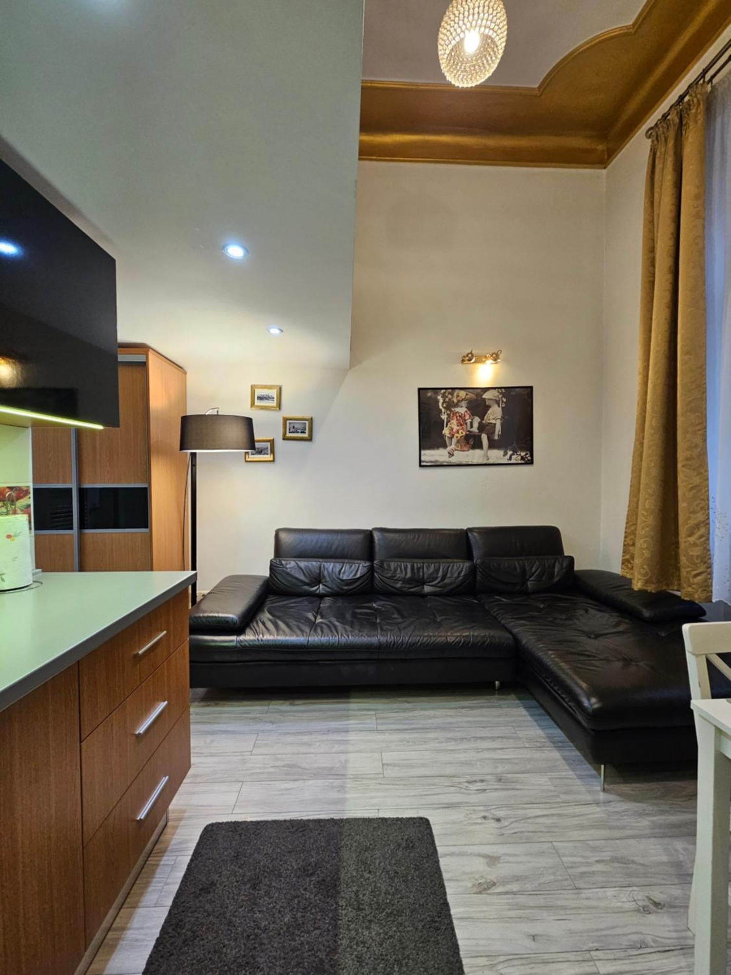 Walkway Apartment Deluxe Budapest Bagian luar foto
