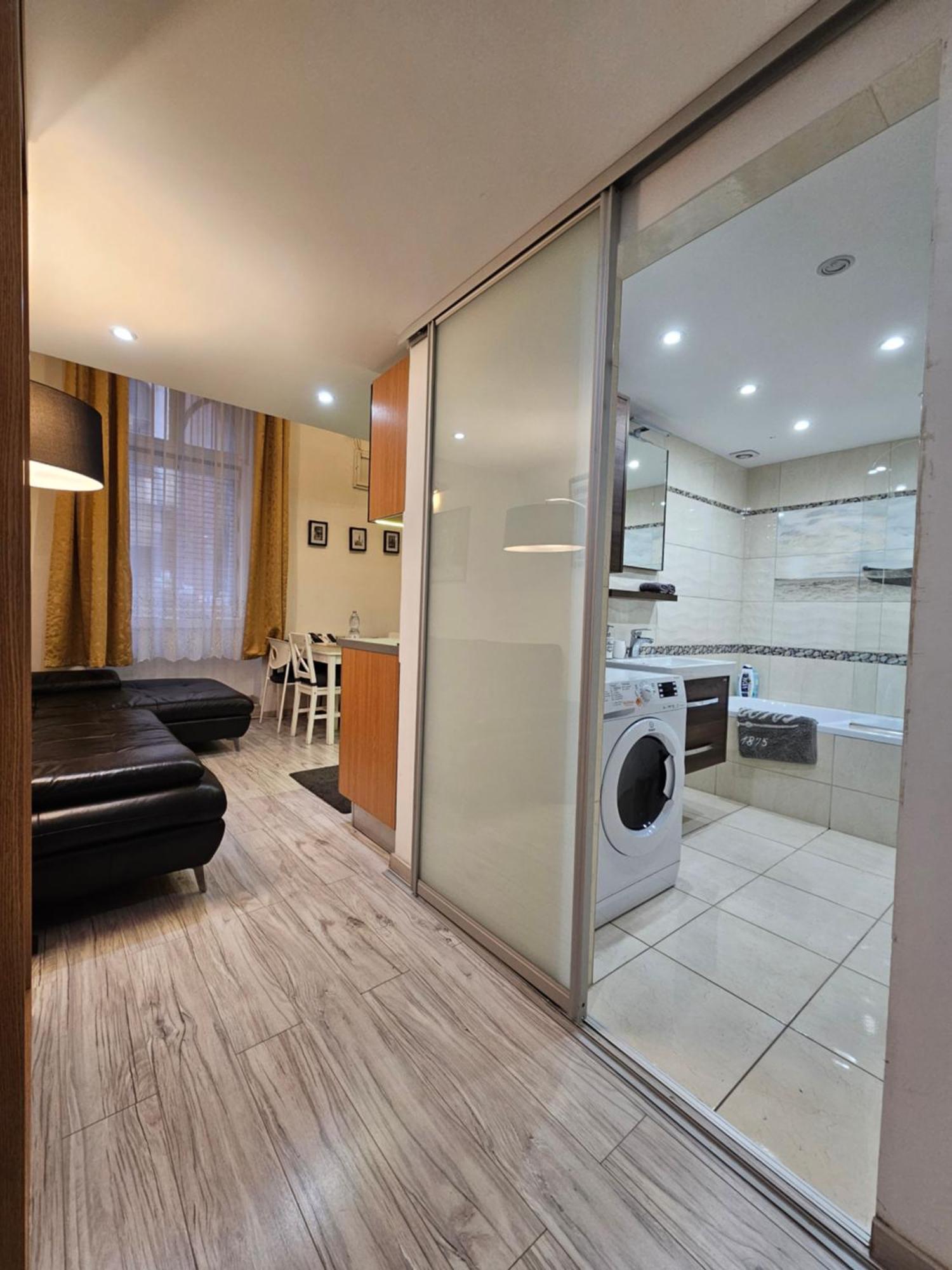 Walkway Apartment Deluxe Budapest Bagian luar foto