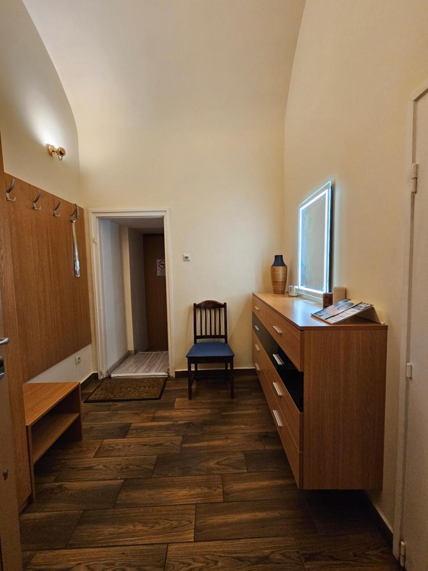 Walkway Apartment Deluxe Budapest Bagian luar foto