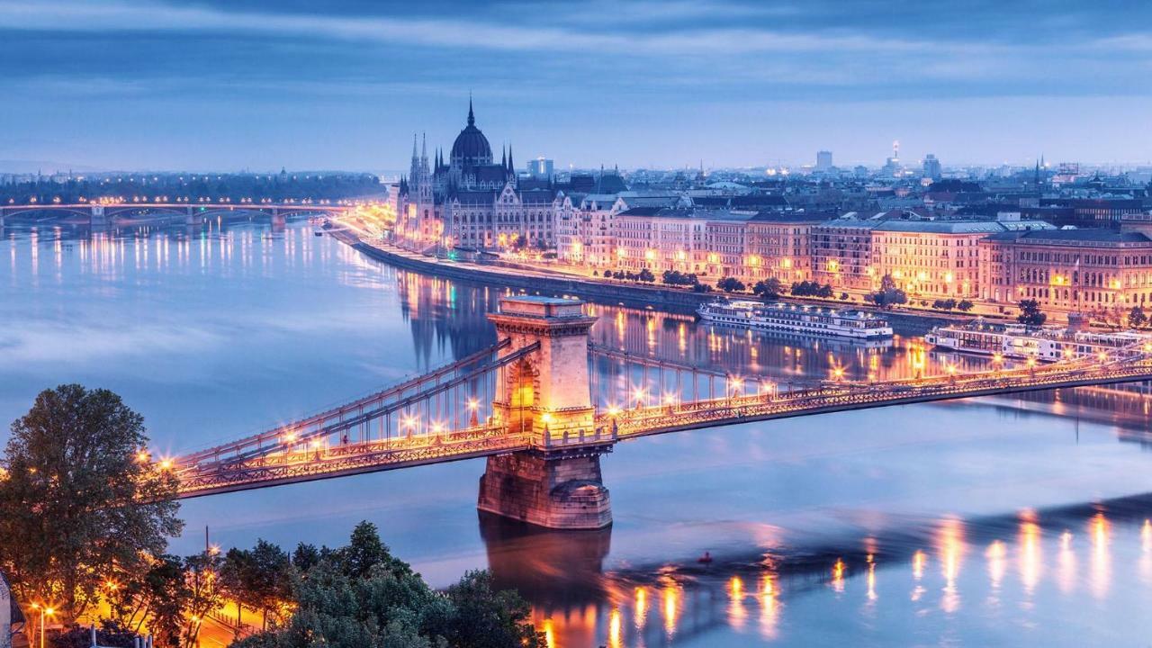 Walkway Apartment Deluxe Budapest Bagian luar foto